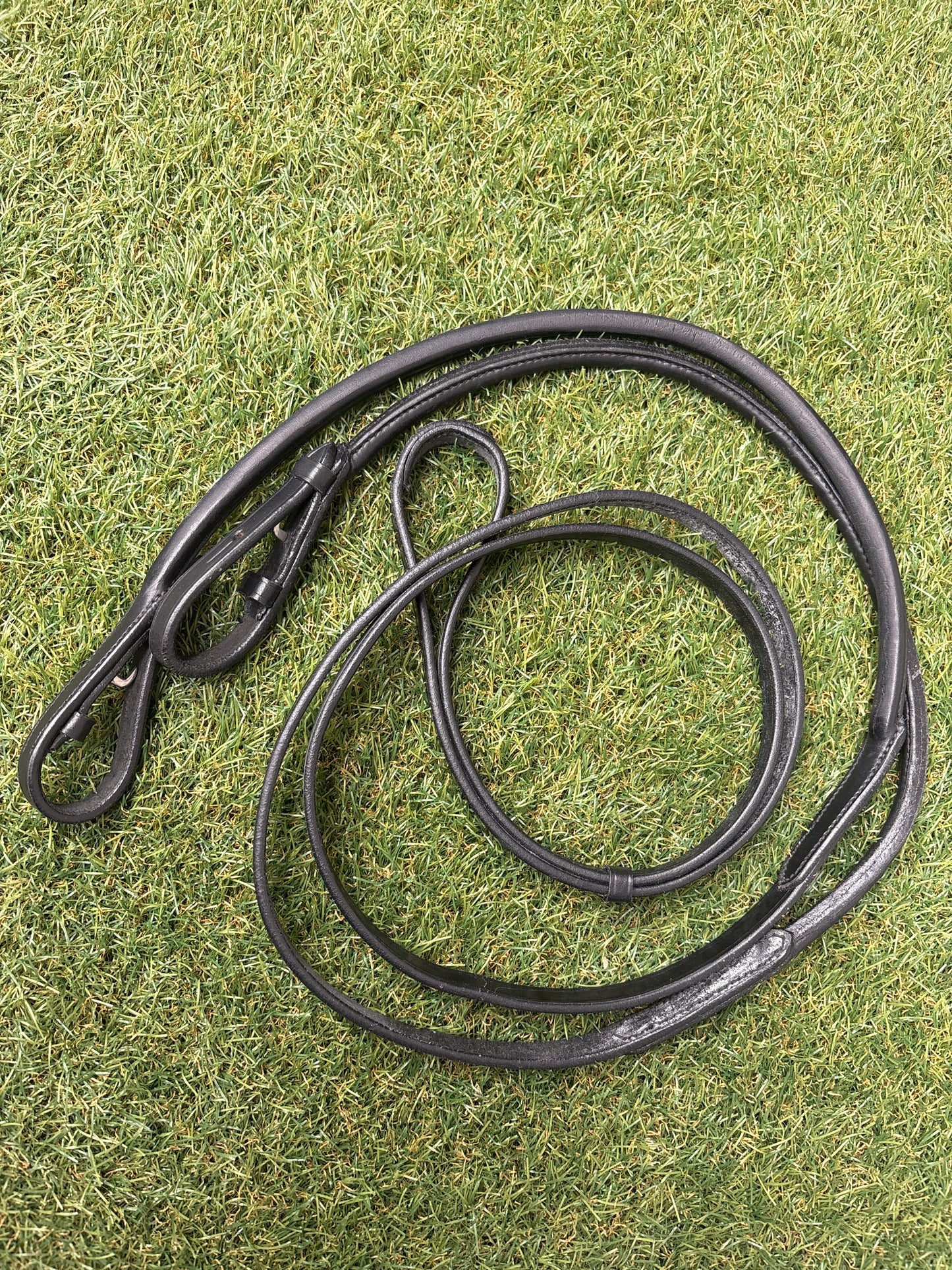 Cob Size Curb Rolled Leather Rein - Black